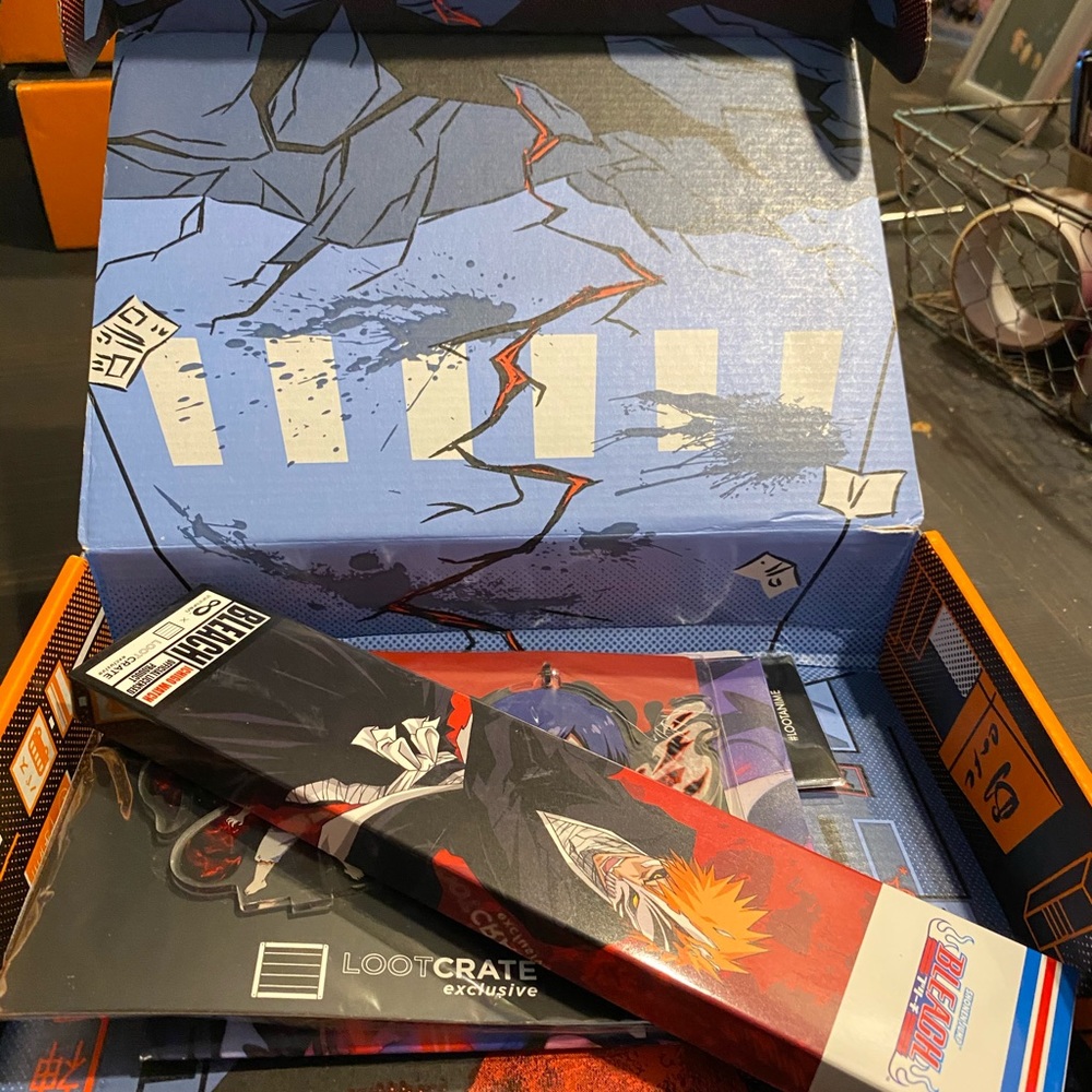 Loot anime crunchy roll box